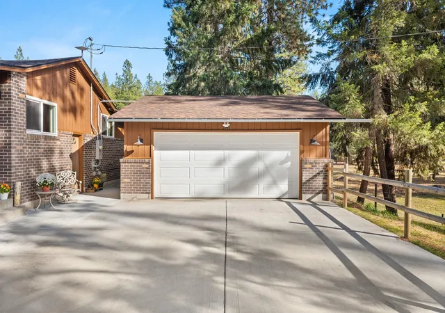 Photo 2 of Single family home for sale at 6018 N Argonne Rd, Spokane, WA 99217 | MLS# 202625902 | Listing updated on 2026-10-23