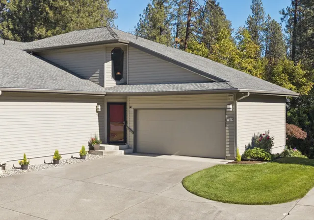 Photo 1 of Single family home for sale at 702 W Briar Cliff Ct, Spokane, WA 99218 | MLS# 202625908 | Listing updated on 2026-10-21
