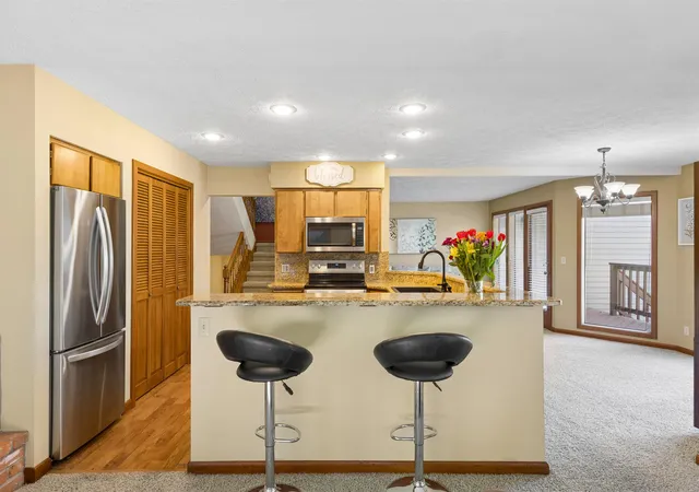 Photo 3 of Single family home for sale at 702 W Briar Cliff Ct, Spokane, WA 99218 | MLS# 202625908 | Listing updated on 2026-10-23