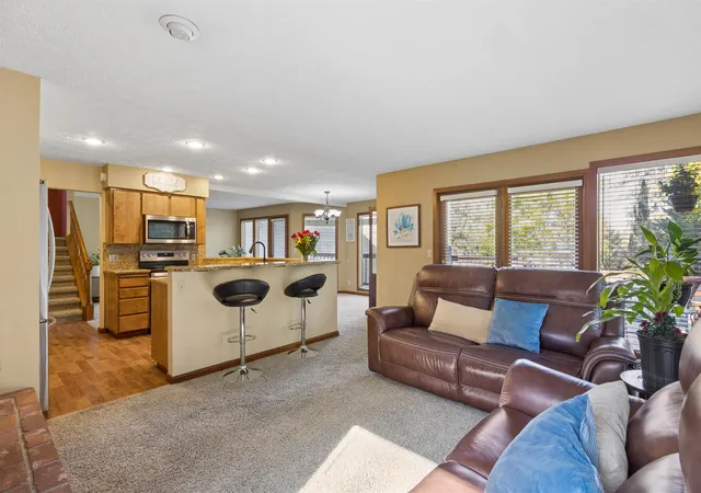 Photo 4 of Single family home for sale at 702 W Briar Cliff Ct, Spokane, WA 99218 | MLS# 202625908 | Listing updated on 2026-10-23