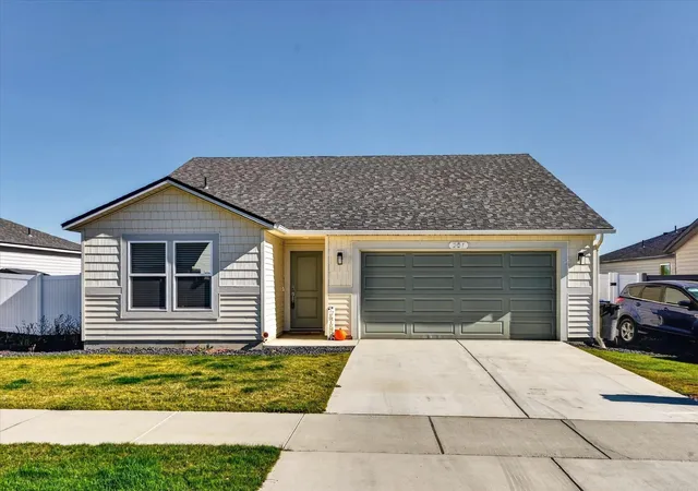 Single family home for sale at 221 S Winesap Ave, Deer Park, WA 99006 | MLS# 202625914