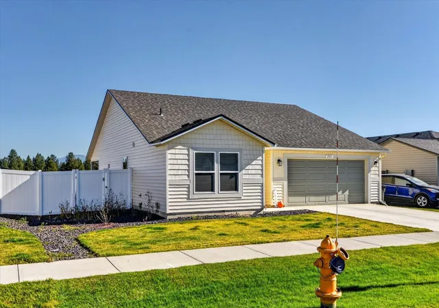 Photo 2 of Single family home for sale at 221 S Winesap Ave, Deer Park, WA 99006 | MLS# 202625914 | Listing updated on 2026-10-18