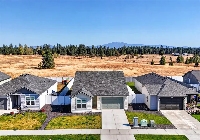 Photo 3 of Single family home for sale at 221 S Winesap Ave, Deer Park, WA 99006 | MLS# 202625914 | Listing updated on 2026-10-18