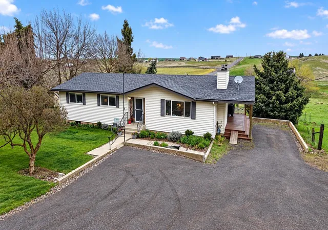 Single family home for sale at 27164 N Gunning Rd, Davenport, WA 99122 | MLS# 202625920