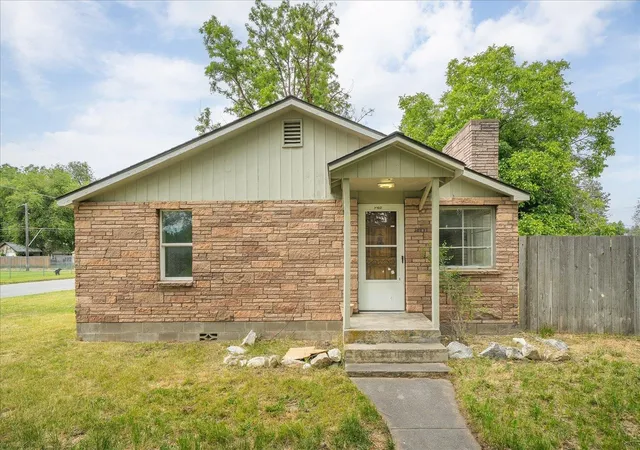 Photo 2 of Single family home for sale at 7103 E 11th Avenue, Spokane Valley, WA 99212 | MLS# 202625937 | Listing updated on 2026-10-19