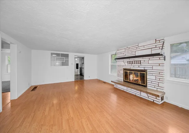 Photo 3 of Single family home for sale at 7103 E 11th Avenue, Spokane Valley, WA 99212 | MLS# 202625937 | Listing updated on 2026-10-19