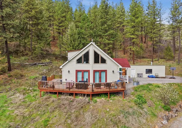Single family home for sale at 31965 N Hawk Crk Ranch Rd, Davenport, WA 99122 | MLS# 202625939