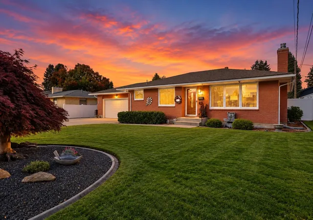 Photo 3 of Single family home for sale at 117 N Sunderland Rd, Spokane Valley, WA 99206 | MLS# 202625943 | Listing updated on 2026-10-20