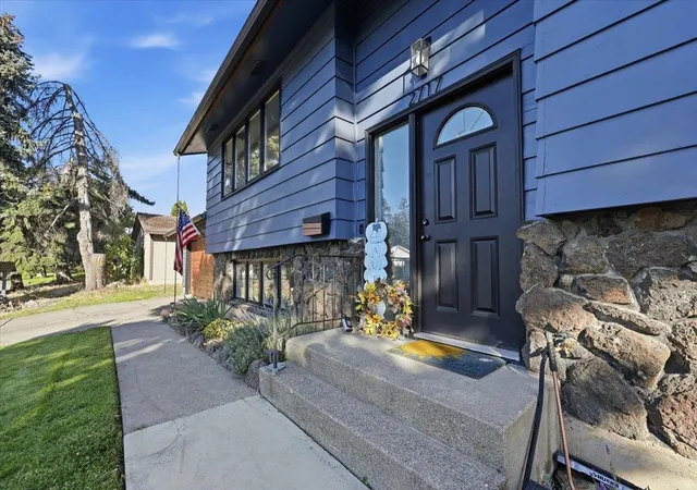 Photo 2 of Single family home for sale at 2717 E 38th Avenue, Spokane, WA 99223 | MLS# 202625951 | Listing updated on 2026-10-20