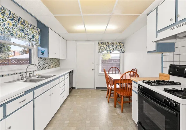 Photo 2 of Single family home for sale at 104 W Franklin Ct, Spokane, WA 99205 | MLS# 202625955 | Listing updated on 2026-10-20
