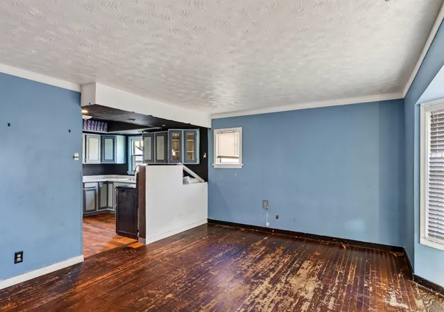 Photo 3 of Sale Pending at 1307 E Gordon Ave, Spokane, WA 99207 | MLS# 202625958 | Listing updated on 2026-10-21