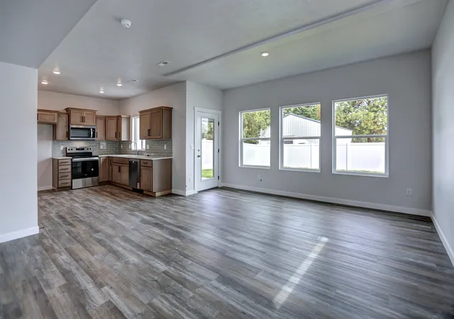 Photo 3 of Single family home for sale at 403 N Martini Ln, Spokane Valley, WA 99216 | MLS# 202625964 | Listing updated on 2026-10-20