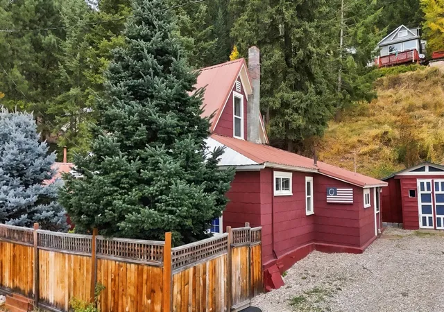 Photo 1 of Single family home for sale at 511 Hunter St, Mullan, ID 83846 | MLS# 202625969 | Listing updated on 2026-10-27