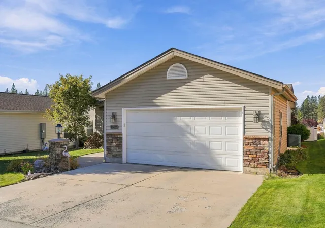 Photo 3 of Manufactured home for sale at 10425 N Maximilian Ln, Nine Mile Falls, WA 99026 | MLS# 202625972 | Listing updated on 2026-10-20