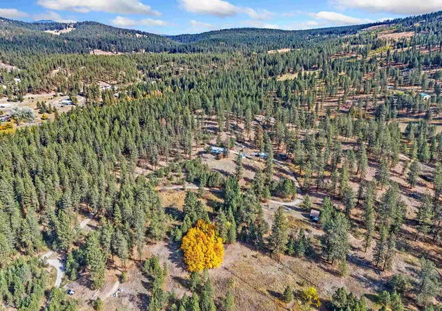 Photo 2 of Manufactured home for sale at 910a Laury Rd, Colville, WA 99114 | MLS# 202625979 | Listing updated on 2026-10-26