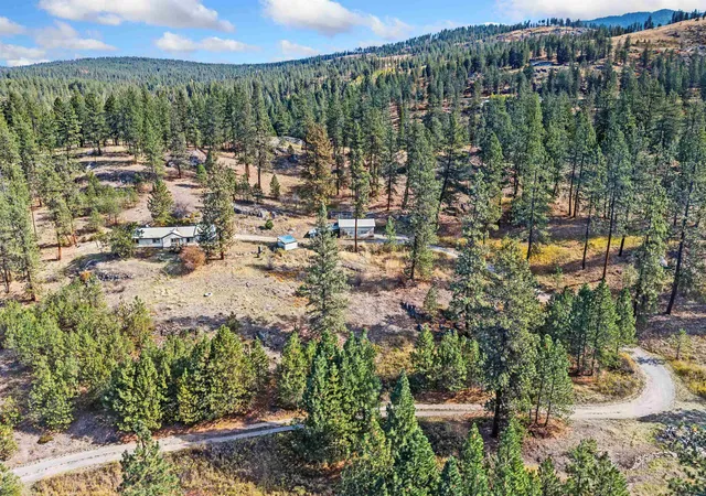 Photo 3 of Manufactured home for sale at 910a Laury Rd, Colville, WA 99114 | MLS# 202625979 | Listing updated on 2026-10-26