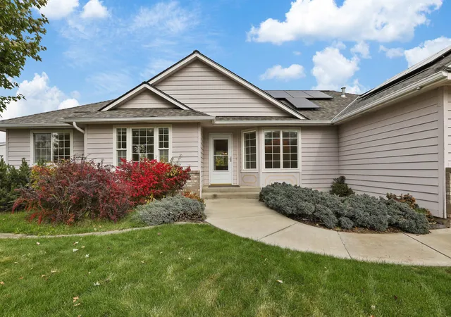 Photo 1 of Single family home for sale at 2820 W Hawthorne Rd, Spokane, WA 99208 | MLS# 202626000 | Listing updated on 2026-10-21