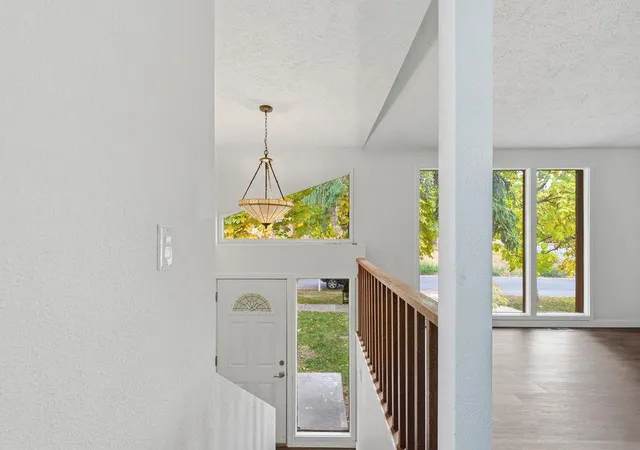 Photo 3 of Single family home for sale at 322 W 20th Avenue, Spokane, WA 99203 | MLS# 202626002 | Listing updated on 2026-10-21