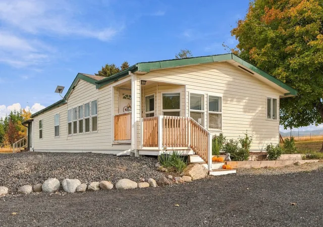Photo 2 of Manufactured home for sale at 5519 S Chapman Rd, Greenacres, WA 99016 | MLS# 202626004 | Listing updated on 2026-10-21