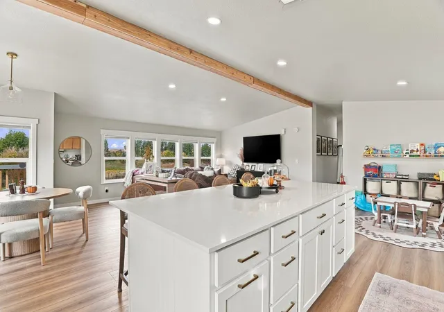 Photo 3 of Manufactured home for sale at 5519 S Chapman Rd, Greenacres, WA 99016 | MLS# 202626004 | Listing updated on 2026-10-21