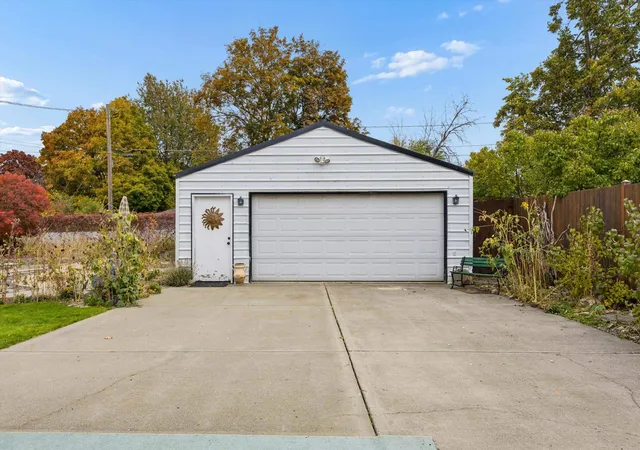 Photo 3 of Single family home for sale at 715 S Houk Rd, Spokane Valley, WA 99216 | MLS# 202626010 | Listing updated on 2026-10-21