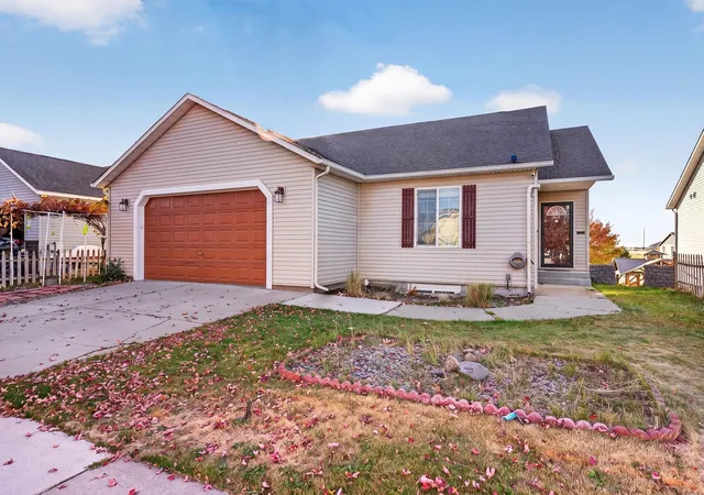 Photo 1 of Single family home for sale at 824 S Aspen St, Airway Heights, WA 99001 | MLS# 202626020 | Listing updated on 2026-10-27