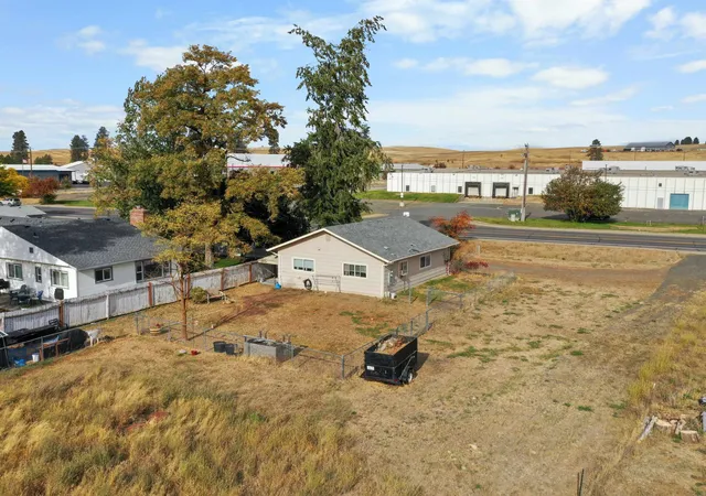 Photo 1 of Single family home for sale at 1529 W 1st Avenue, Cheney, WA 99004 | MLS# 202626021 | Listing updated on 2026-10-21