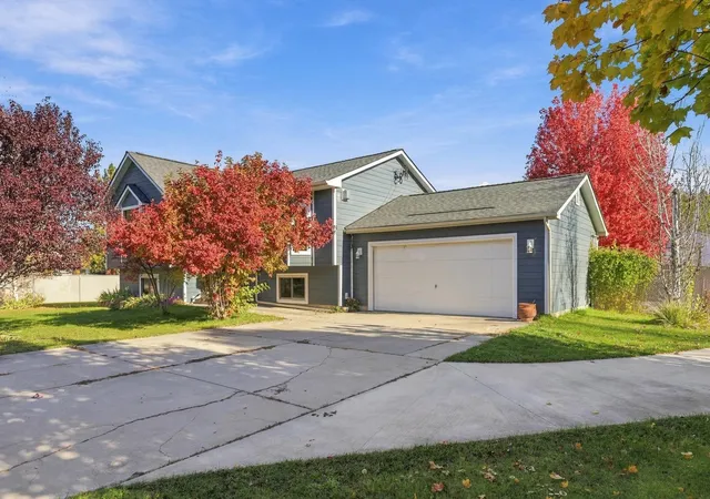 Photo 1 of Single family home for sale at 13378 W Greenfield Rd, Nine Mile Falls, WA 99026 | MLS# 202626031 | Listing updated on 2026-10-22