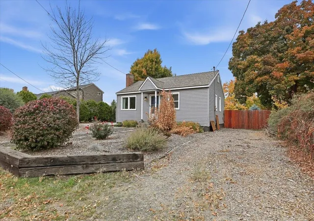 Photo 2 of Single family home for sale at 513 N Felts Rd, Spokane Valley, WA 99206 | MLS# 202626034 | Listing updated on 2026-10-21