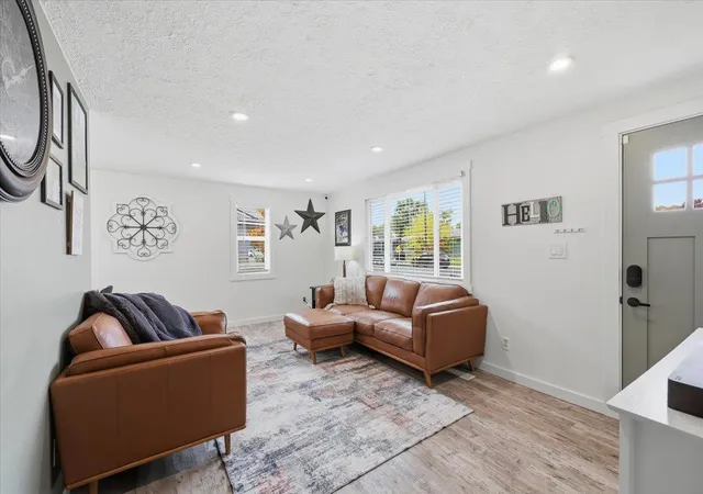 Photo 3 of Single family home for sale at 2802 N Smith St, Spokane, WA 99207 | MLS# 202626050 | Listing updated on 2026-10-23