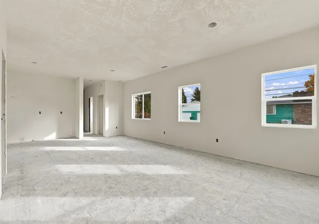Photo 4 of Single family home for sale at 6100 N Stevens St, Spokane, WA 99205 | MLS# 202626056 | Listing updated on 2026-10-22