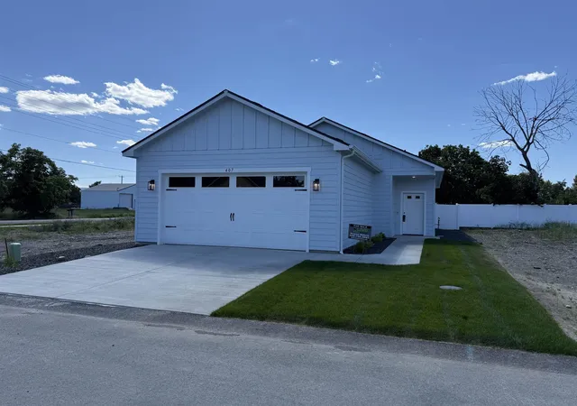 Single family home for sale at 422 N Martini Ln, Spokane Valley, WA 99216 | MLS# 202626060