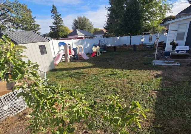 Photo 3 of Single family home for sale at 117 E State St, Saint John, WA 99171 | MLS# 202626067 | Listing updated on 2026-10-22