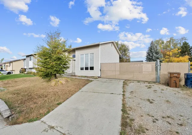 Photo 2 of Single family home for sale at 3315 E Garnet Ave, Spokane, WA 99217 | MLS# 202626069 | Listing updated on 2026-10-22
