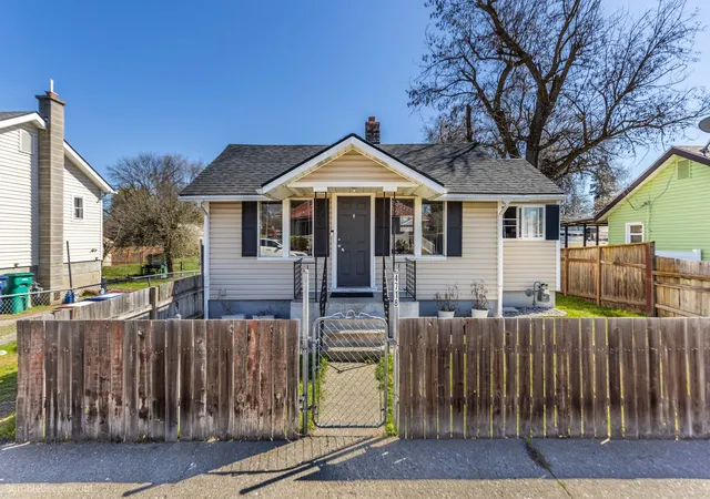 Photo 1 of Single family home for sale at 4718 N Magnolia St, Spokane, WA 99207 | MLS# 202626077 | Listing updated on 2026-10-22