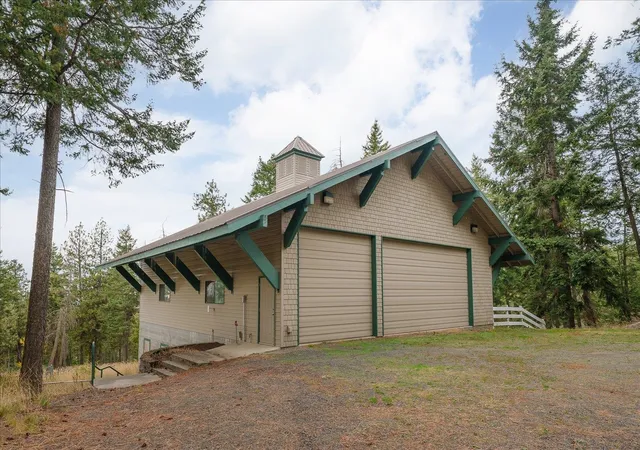 Photo 2 of Single family home for sale at 7611 S Mountain Springs Ln, Spokane, WA 99223 | MLS# 202626078 | Listing updated on 2026-10-22