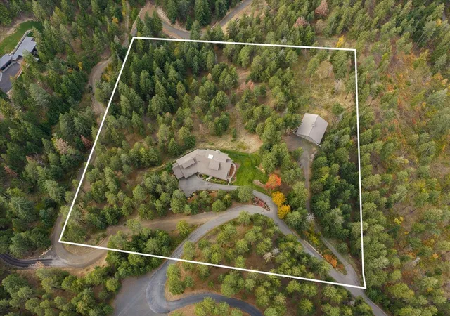 Photo 3 of Single family home for sale at 7611 S Mountain Springs Ln, Spokane, WA 99223 | MLS# 202626078 | Listing updated on 2026-10-22
