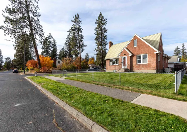 Photo 3 of Single family home for sale at 58 W 28th Avenue, Spokane, WA 99203 | MLS# 202626101 | Listing updated on 2026-10-24