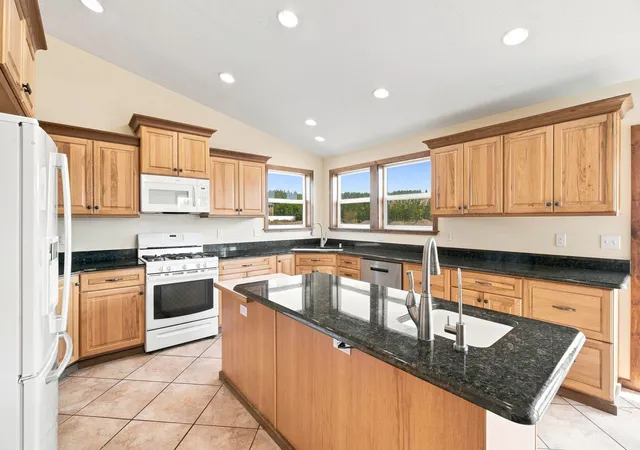 Photo 4 of Single family home for sale at 9809 E Upriver Dr, Spokane, WA 99206 | MLS# 202626106 | Listing updated on 2026-10-22
