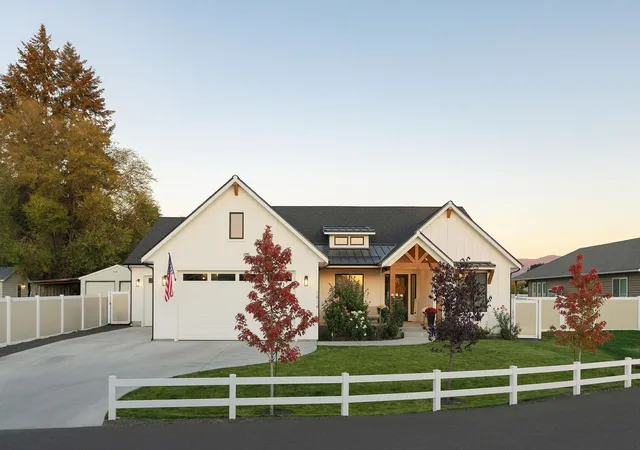 Single family home for sale at 1914 N Rivista Ln, Spokane Valley, WA 99016 | MLS# 202626112