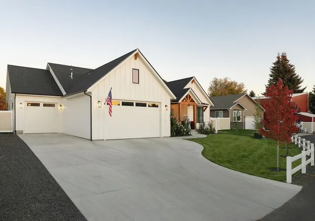 Photo 1 of Single family home for sale at 1914 N Rivista Ln, Spokane Valley, WA 99016 | MLS# 202626112 | Listing updated on 2026-10-22