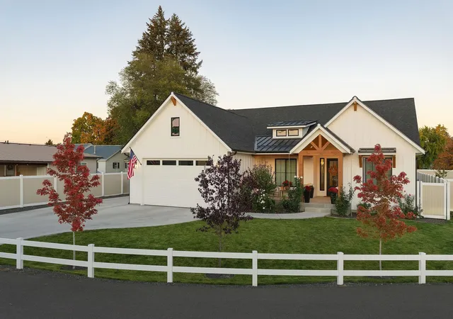 Photo 3 of Single family home for sale at 1914 N Rivista Ln, Spokane Valley, WA 99016 | MLS# 202626112 | Listing updated on 2026-10-22