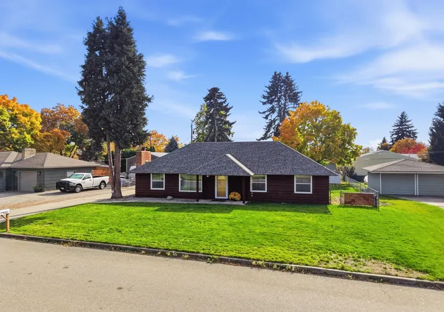Photo 3 of Single family home for sale at 12916 E Desmet Ave, Spokane Valley, WA 99216 | MLS# 202626117 | Listing updated on 2026-10-22