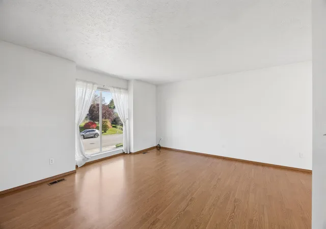 Photo 2 of Single family home for sale at 5015 N Best Rd, Spokane Valley, WA 99216 | MLS# 202626134 | Listing updated on 2026-10-22