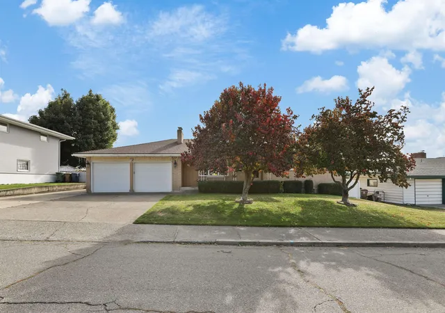 Single family home for sale at 2221 W Longfellow Ave, Spokane, WA 99205 | MLS# 202626138