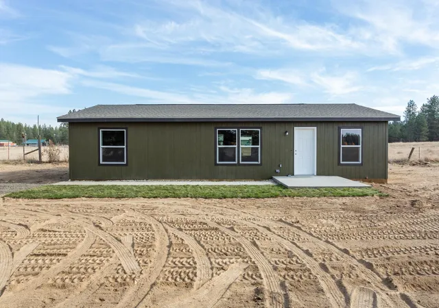 Photo 2 of Manufactured home for sale at 7910 E Valley Rd, Elk, WA 99009 | MLS# 202626142 | Listing updated on 2026-10-24