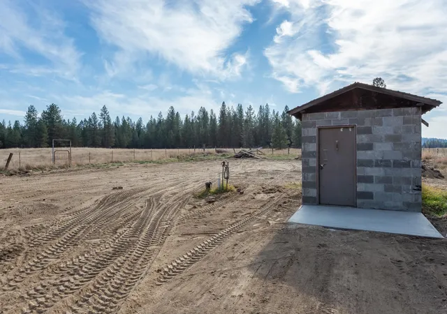 Photo 3 of Manufactured home for sale at 7910 E Valley Rd, Elk, WA 99009 | MLS# 202626142 | Listing updated on 2026-10-24