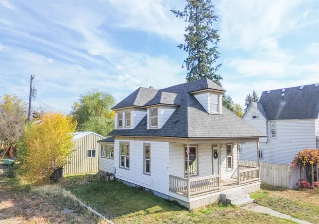 Photo 2 of Single family home for sale at 323 S Fiske St, Spokane, WA 99202 | MLS# 202626156 | Listing updated on 2026-10-24