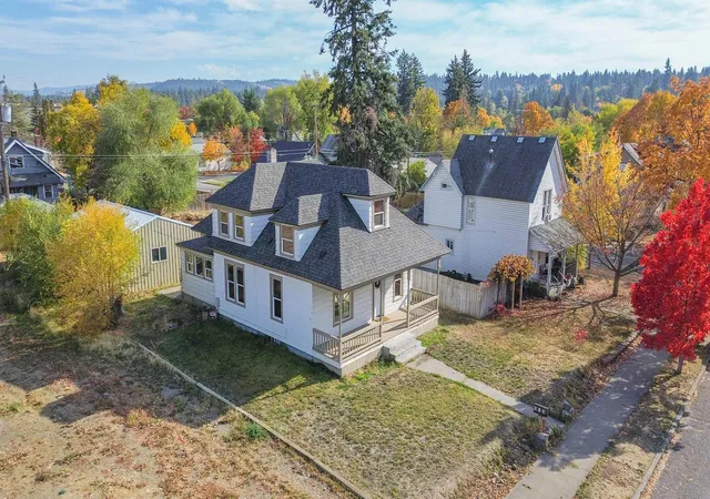 Photo 3 of Single family home for sale at 323 S Fiske St, Spokane, WA 99202 | MLS# 202626156 | Listing updated on 2026-10-24