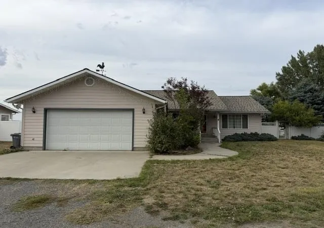 Photo 1 of Single family home for sale at 223 E Evergreen Dr, Kettle Falls, WA 99141 | MLS# 202626157 | Listing updated on 2026-10-26